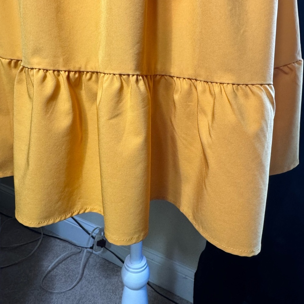 NWOT- Stylish Mini Dress in White, Cream, and Yellow XSmall/Small - Picture 5 of 11
